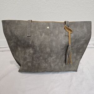 Elegant Gray Tote Bag with Tassel Accent